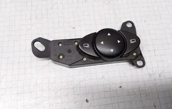 Mercedes-Benz E W211 Wing mirror switch 2118202110