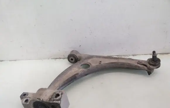 Volkswagen PASSAT B6 Front lower control arm/wishbone 3C0407153B