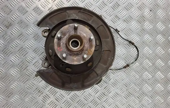 Suzuki Grand Vitara II Rear wheel hub spindle/knuckle 