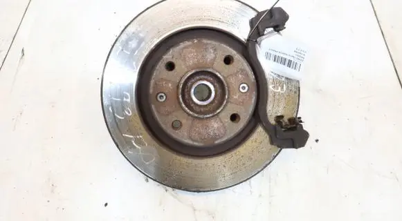 Front wheel hub spindle knuckle