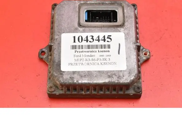 Ford Mondeo Mk III Voltage converter/converter module 1S71-12B655-AA