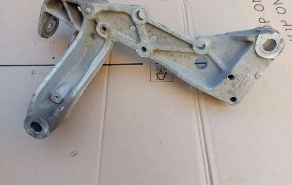 Volkswagen Touran I Front subframe 1K0199295E