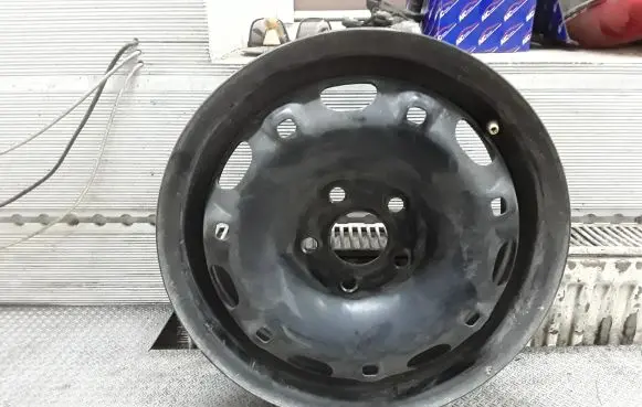 Volkswagen Polo IV 9N3 R14 steel rim 6Q0601027R