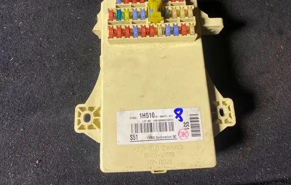 KIA Ceed Fuse module 919501H510 919502H500 1008812011