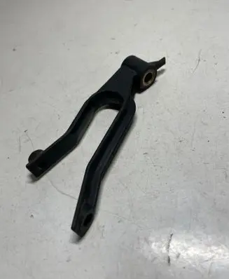 Opel Zafira B Radiator mount bracket 13162131