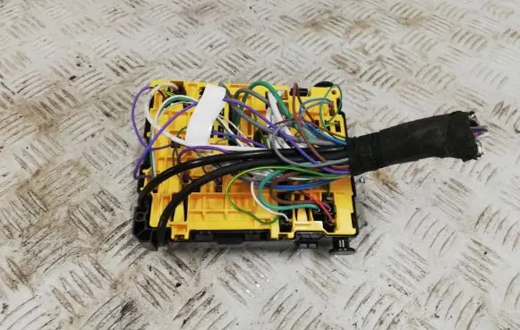 Citroen C3 Fuse module 9804848580