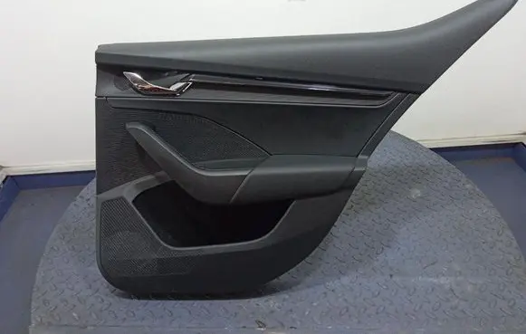 Skoda Octavia 985 Door card panel trim set 5E6867024A