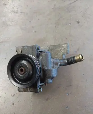 Ford Fiesta Power steering pump 2MD1403