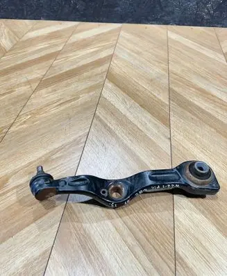 Mercedes-Benz S W221 Front lower control arm/wishbone 
