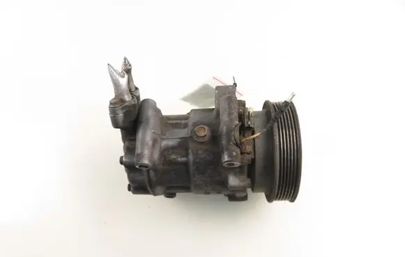 Renault Kangoo I Air conditioning (A/C) compressor (pump) 8200315744
