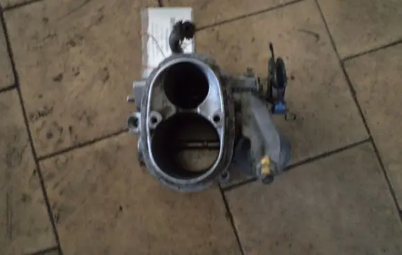 Volkswagen Polo II 86C 2F Throttle body valve 