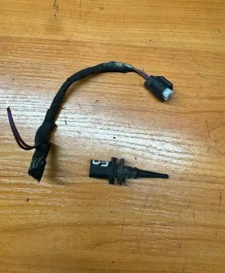 BMW 5 E60 E61 Outside/exterior temperature sensor 6936953