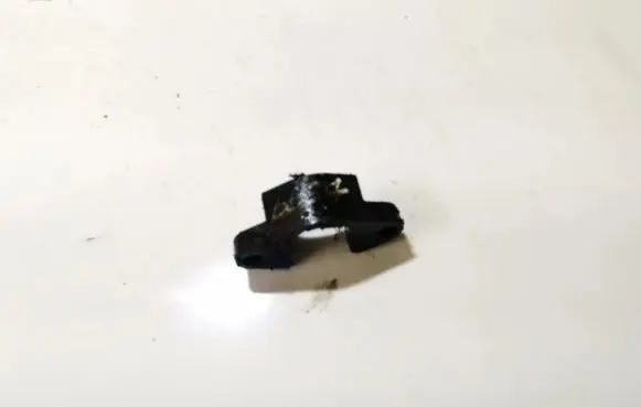 BMW 7 E65 E66 Fuel Injector clamp holder