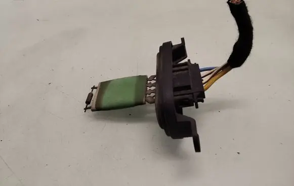 Volkswagen Transporter - Caravelle T5 Heater blower motor/fan resistor