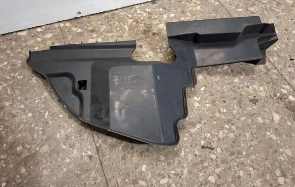Intercooler air guide/duct channel