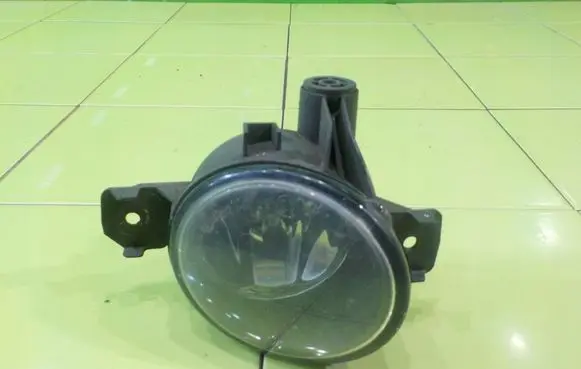 BMW X3 E83 Front fog light 13101610 LEWY