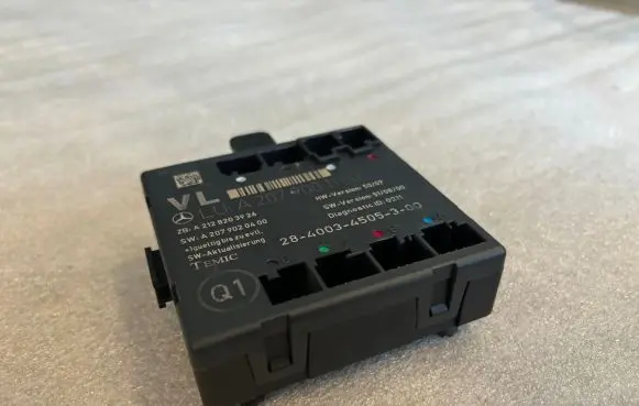 Mercedes-Benz E C207 W207 Door control unit/module A2079001100 A2079020400 L01A1