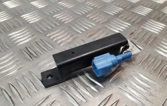 Keyless system antenna