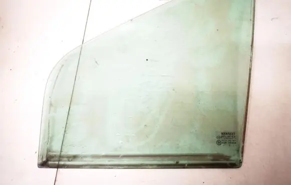 Renault Scenic I Rear vent window glass 