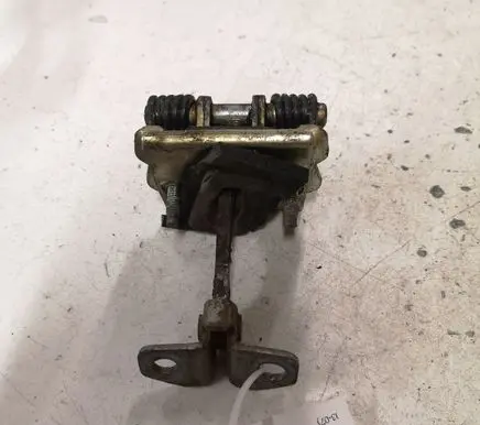 Citroen Berlingo Front door check strap stopper
