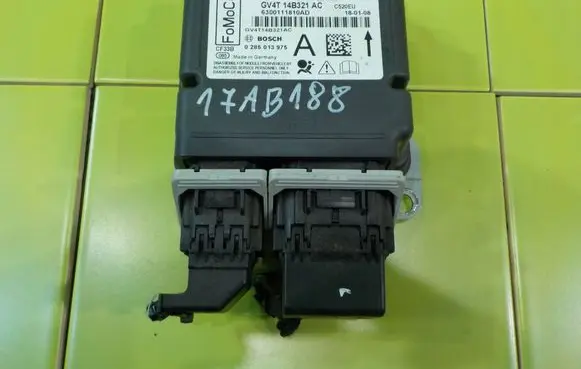 Ford Kuga II Airbag control unit/module GV4T14B321AC