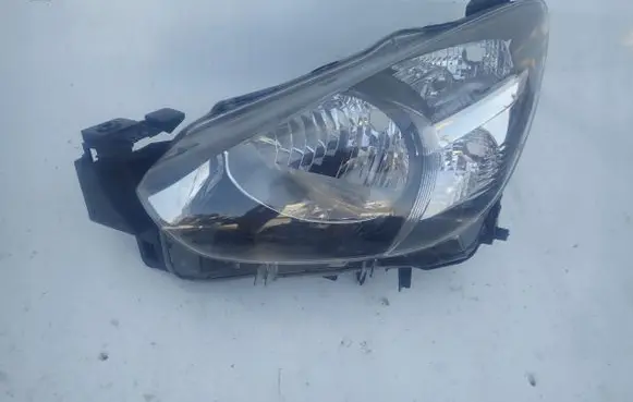 Mazda 2 Headlight/headlamp