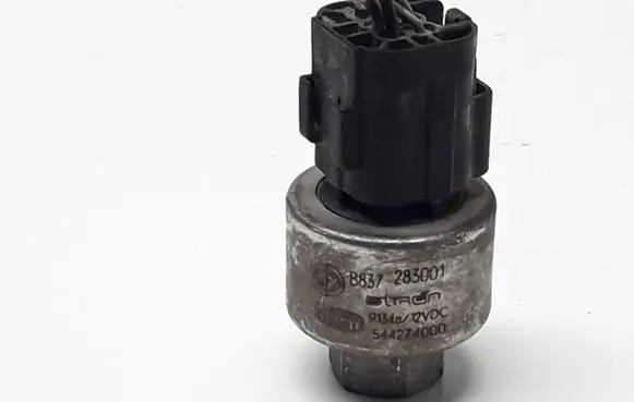 Air conditioning (A/C) pressure sensor