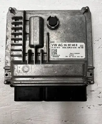 Volkswagen Golf Sportsvan Engine control unit/module 04L907445B