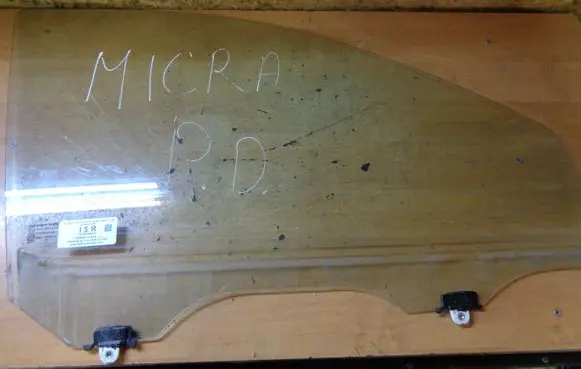 Nissan Micra Front door window glass four-door 43R000135 CML6804676