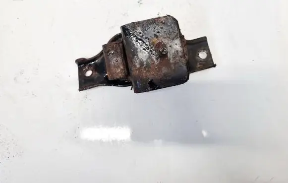 Subaru Impreza I Engine mount bracket 41022FA000