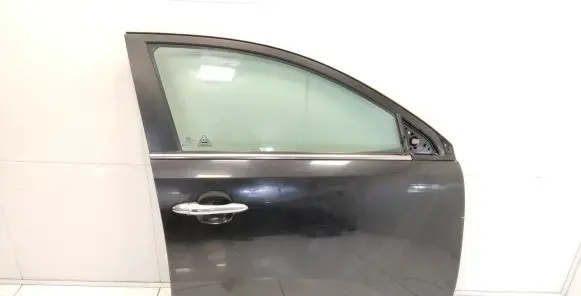 KIA Sportage Front door