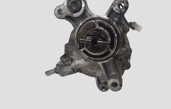 Ford Mondeo MK IV Vacuum pump