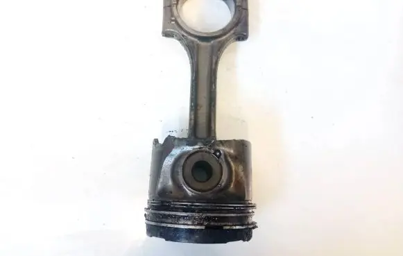 Volvo S60 Piston with connecting rod