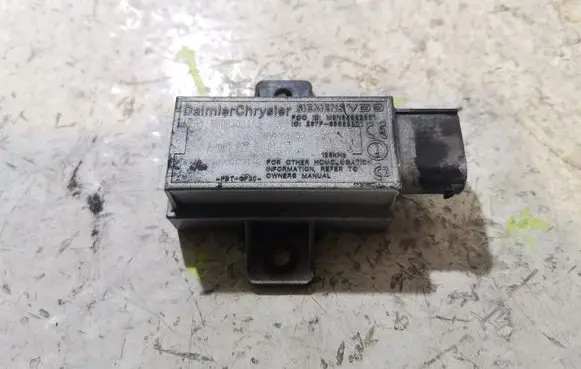 Mercedes-Benz E W211 Tire pressure sensor A0018275101Q3