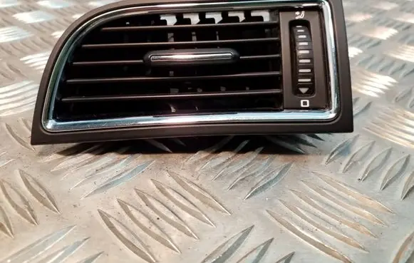 Skoda Superb B6 (3T) Dashboard side air vent grill/cover trim 3T0819701