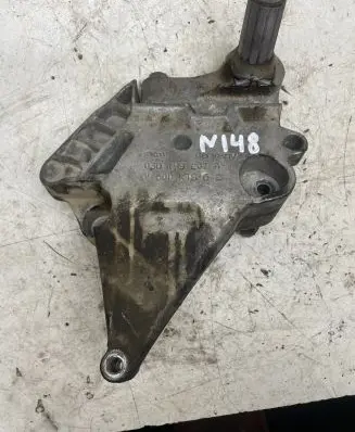 Skoda Octavia Mk2 (1Z) Engine mounting bracket 03G199207A V00KTS62