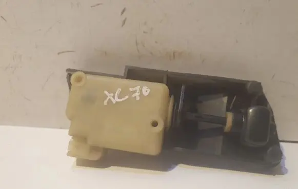 Fuel tank cap lock