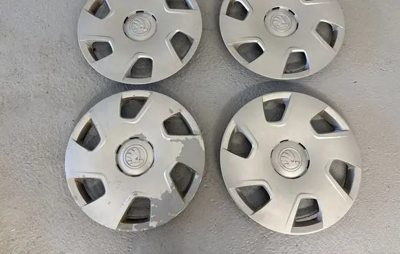 Skoda Rapid (NH) R15 wheel hub/cap/trim 5JA601147A