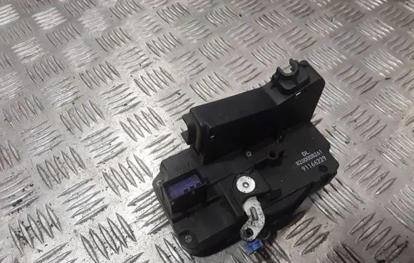 Opel Vivaro Front door lock 8200008261 91166229