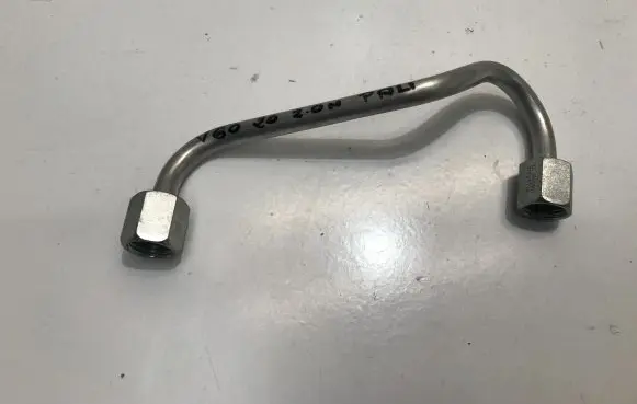 Volvo V60 Fuel injector supply line/pipe 31669348