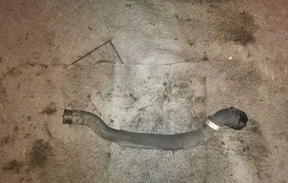 BMW 1 E81 E87 Engine coolant pipe/hose