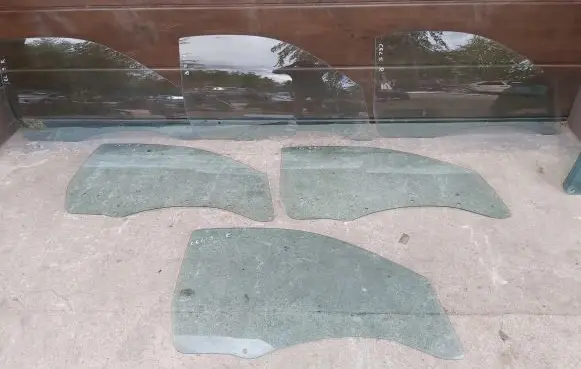 Toyota Celica T180 Sliding door window/glass CELICAVSZYBAPRAWA