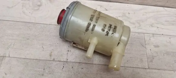 Honda FR-V Brake fluid reservoir 