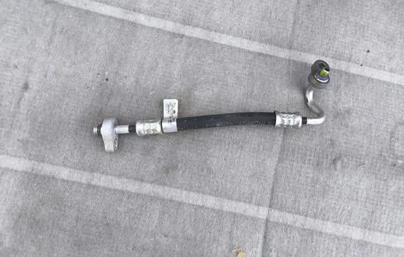 Land Rover Evoque II Air conditioning (A/C) pipe/hose 20190407 K8D219E932AB