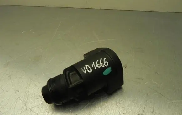 Volkswagen Golf VII Air intake hose/pipe 04L131111T VD1666