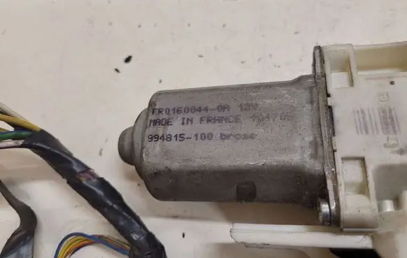 Ford C-MAX I Front door window regulator motor 994815100