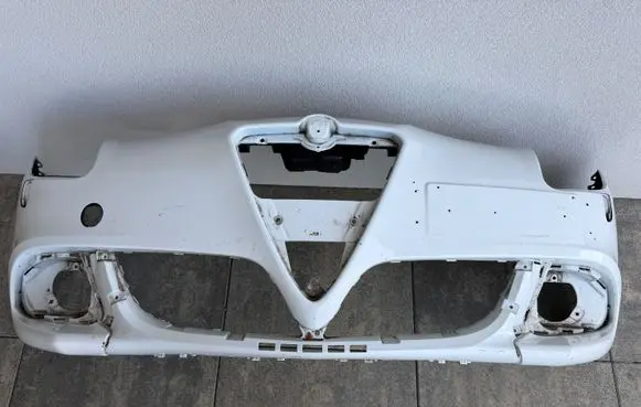 Alfa Romeo Giulietta Front bumper 50541741