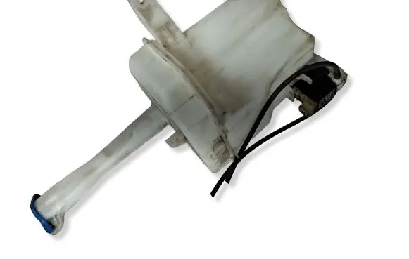 KIA Ceed Windshield washer fluid reservoir/tank 985101H100 986101H101 986101H201