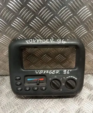 Chrysler Voyager Climate control unit P4677215