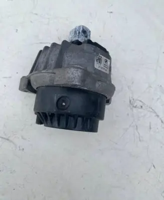 BMW 5 F10 F11 Engine mount bracket 6777371 68623513